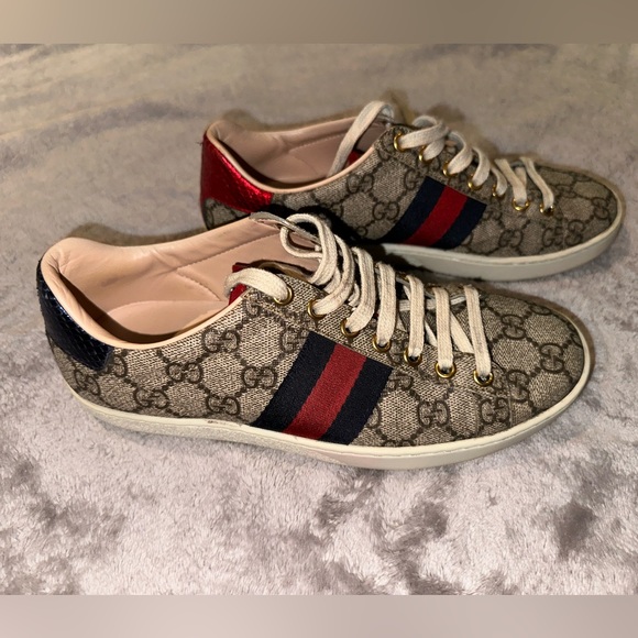 Gucci Shoes - Picture 4 of 5